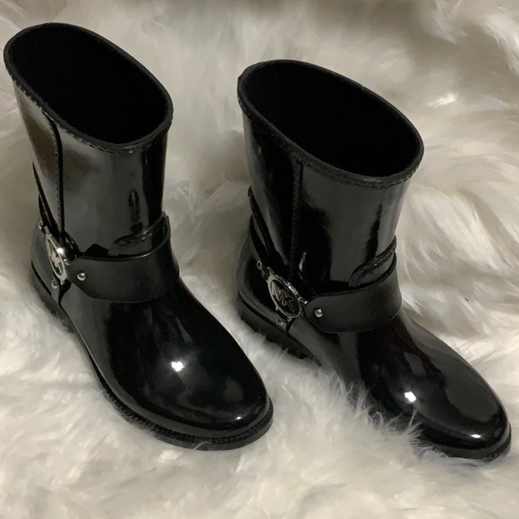 🆕👢MICHAEL KORS ankle 🌧 boot black👢☔️🖤Size 6W - Picture 2 of 13